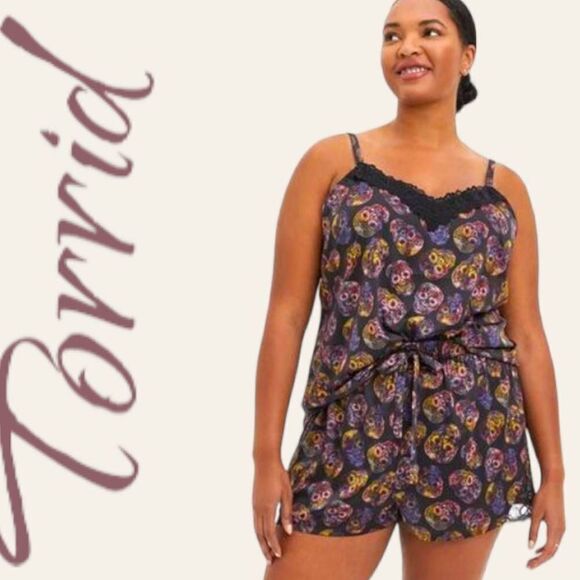 NWOT TORRID Plus Size Dream Satan Lace Trim Multi Color Skulls Cami. - Picture 2 of 13